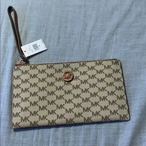 Authentic Michael Kors Fulton wristlet